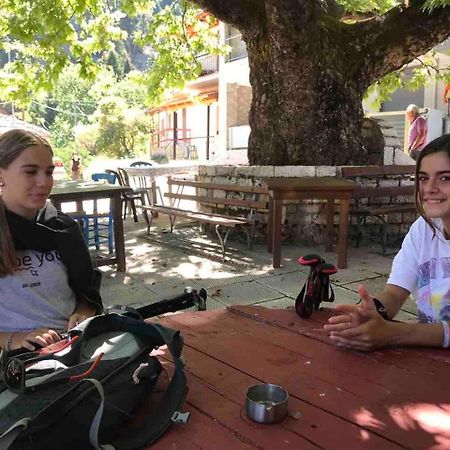 Salet Στο Δασοσ Villa Калаврита Екстериор снимка