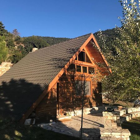 Salet Στο Δασοσ Villa Калаврита Екстериор снимка