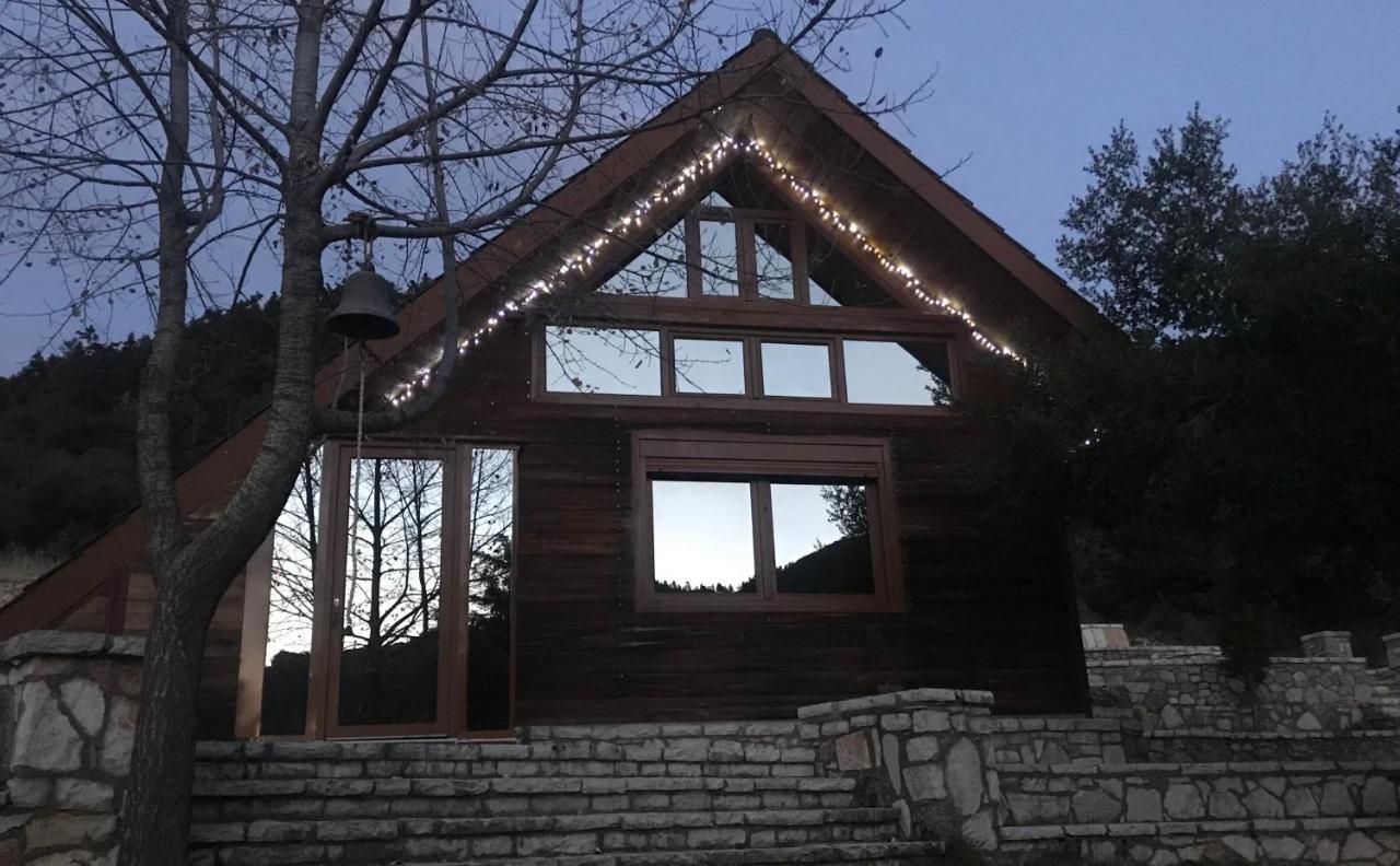 Salet Στο Δασοσ Villa Калаврита Екстериор снимка
