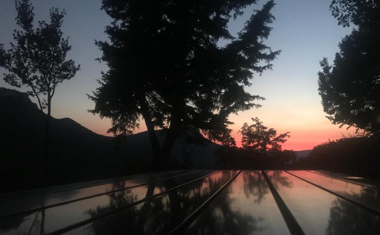Salet Στο Δασοσ Villa Калаврита Екстериор снимка