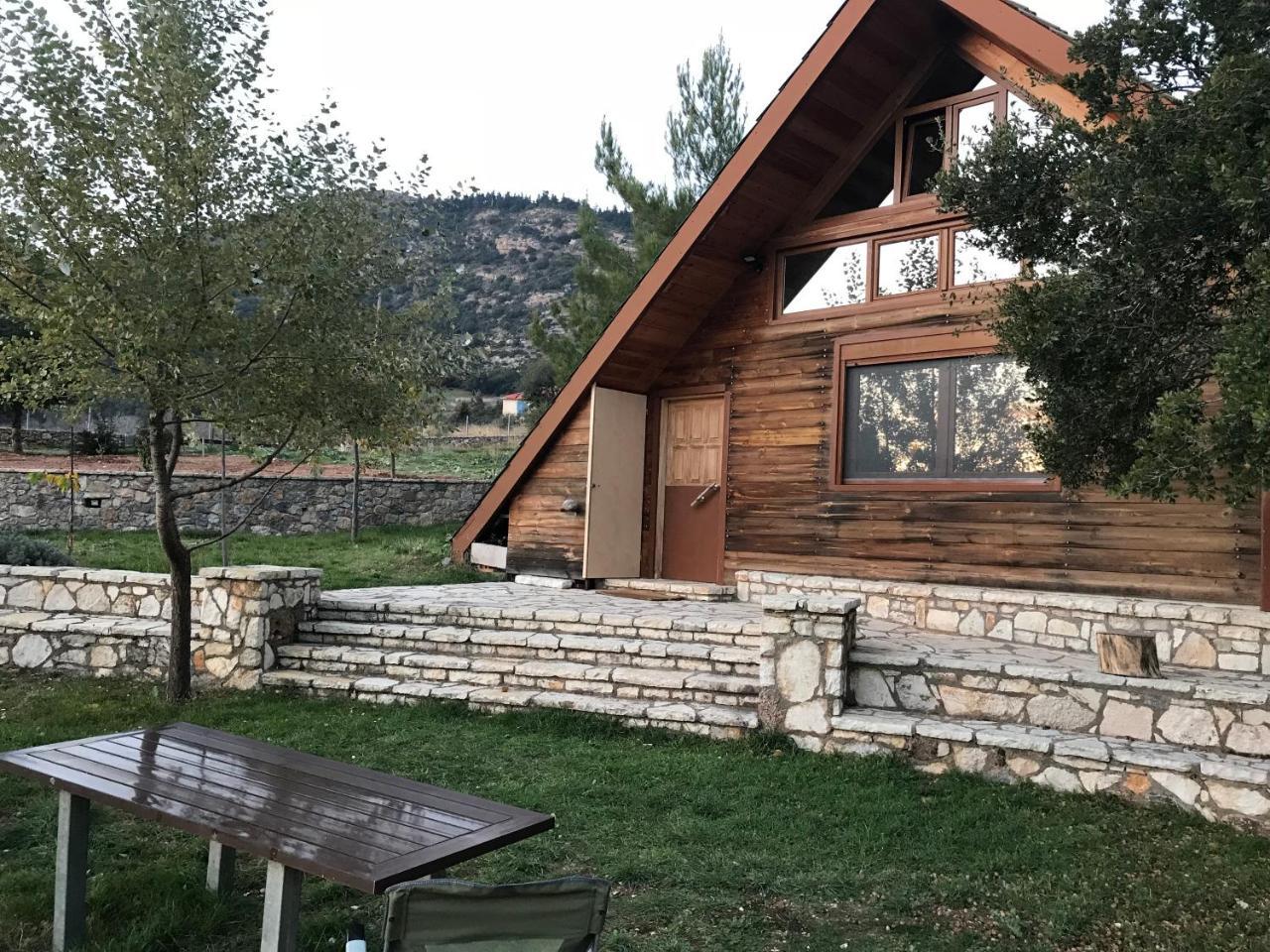 Salet Στο Δασοσ Villa Калаврита Екстериор снимка
