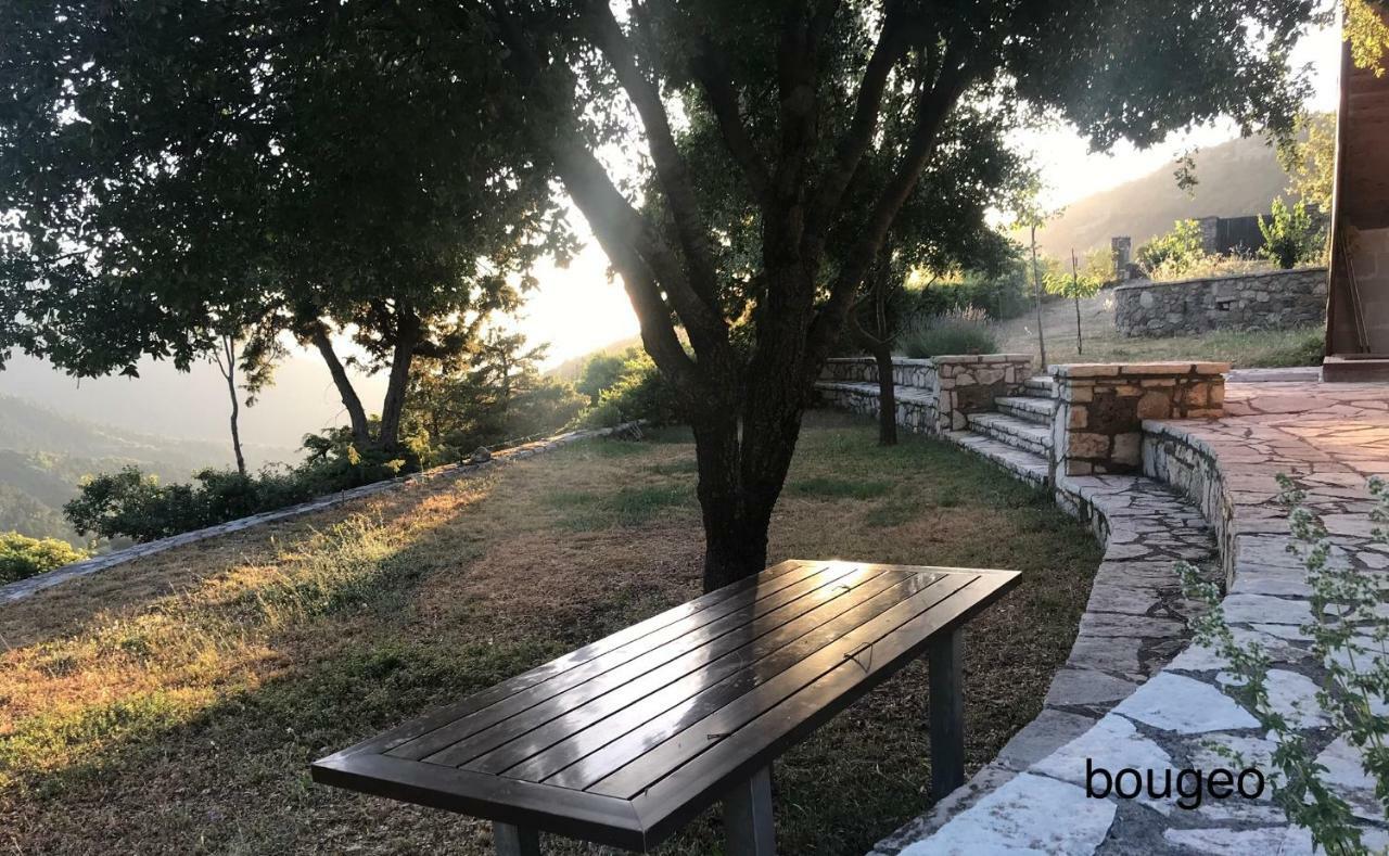 Salet Στο Δασοσ Villa Калаврита Екстериор снимка