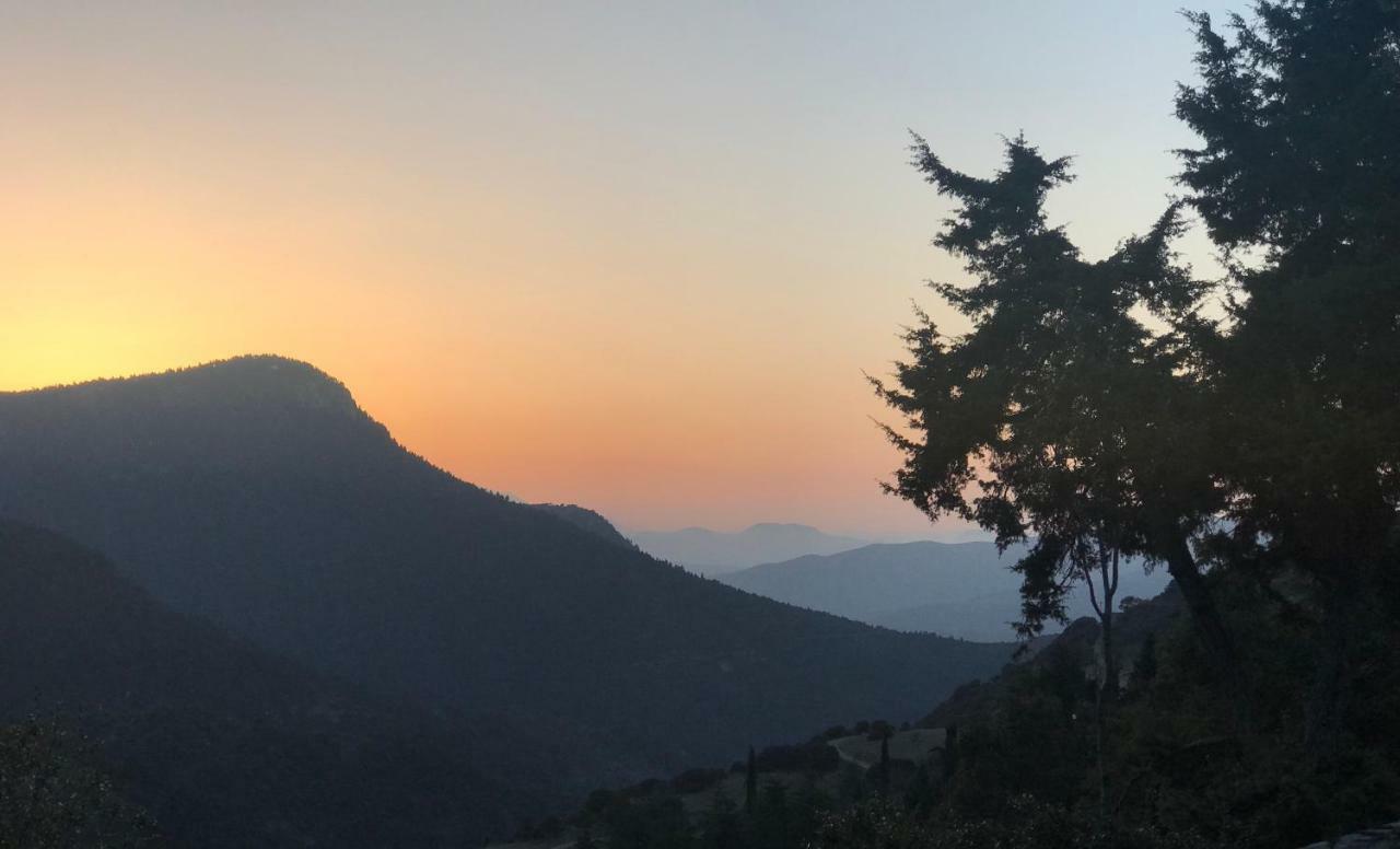 Salet Στο Δασοσ Villa Калаврита Екстериор снимка