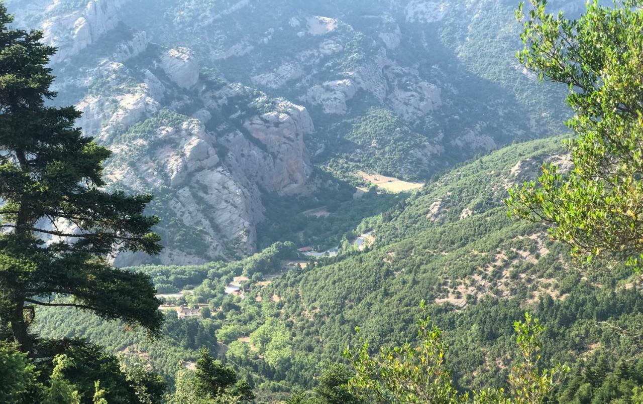 Salet Στο Δασοσ Villa Калаврита Екстериор снимка